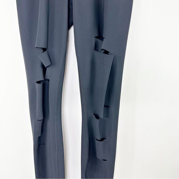 ALO YOGA 7/8 High Waisted Ripped Warrior Legging Black Small - Picture 7 of 13